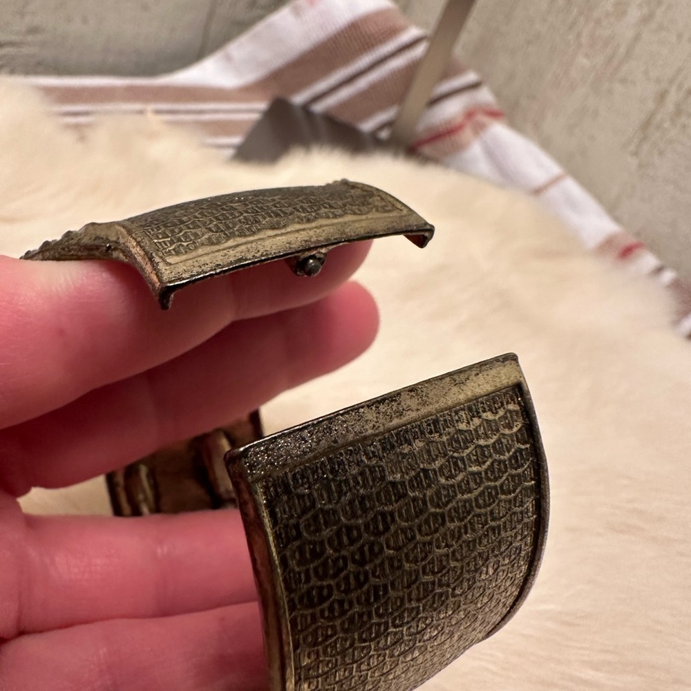 Antiqued Gold Owl Cuff - Picture 4 of 5